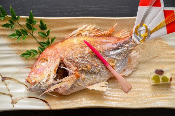 お祝いの席に嬉しい「鯛の塩焼き」